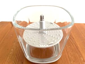 新型カプセルカッターボンヌのおろしプレートをセットした状態